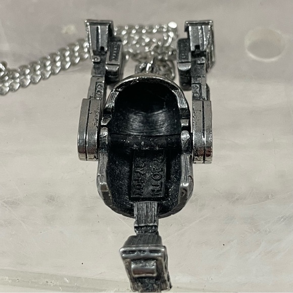 R2D2 Vintage Star Wars Necklace Enamel marked (c) 77 20th Century Fox - Picture 4 of 9